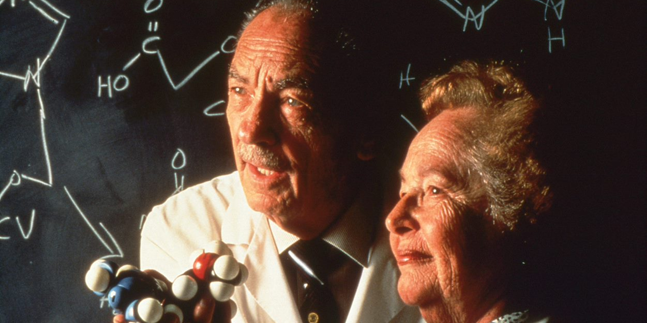 George Hitchings and Gertrude Elion, 1988. Credit Will & Deni McIntyre